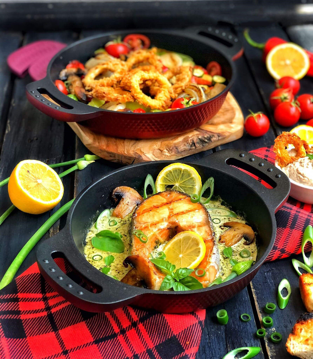 Amboss Kuvars Ensemble de 2 Poêles en Fonte avec Revêtement Titane 18 cm et 22 cm – Bordeaux