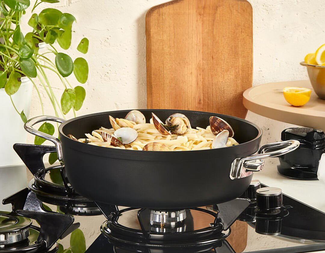 Casserole basse Amboss Dark – Titane Antiadhésif (Variantes 24/26/28/30 cm)