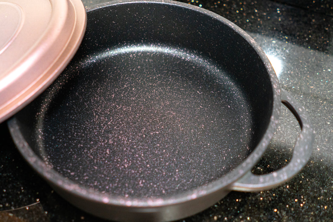 Faitout Ovale en Fonte Émaillée 26 cm – Bordeaux Métallisé