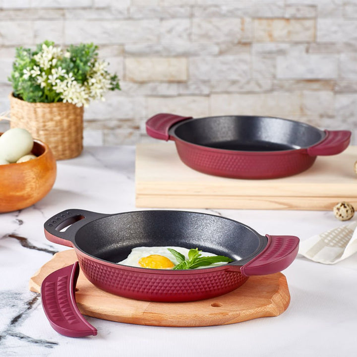 Amboss Kuvars Ensemble de 2 Poêles en Fonte avec Revêtement Titane 18 cm et 22 cm – Bordeaux