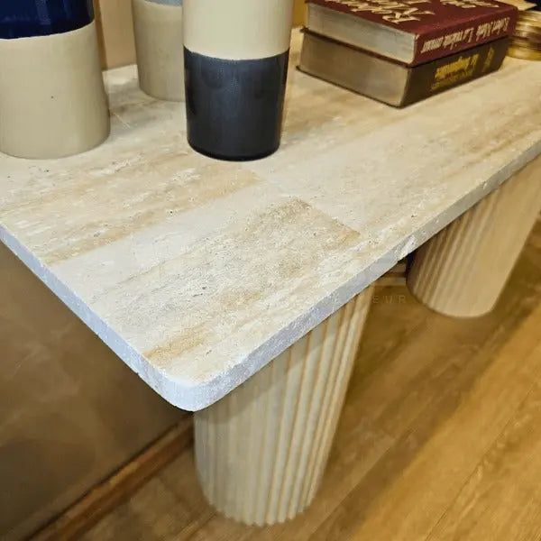 Console d’entrée – Travertin moderne